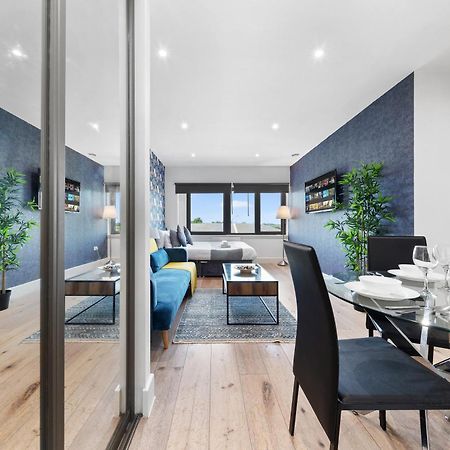 Modern One Bedroom Flat - Sleeps 5 -Near Heathrow - London Ub3 Εξωτερικό φωτογραφία